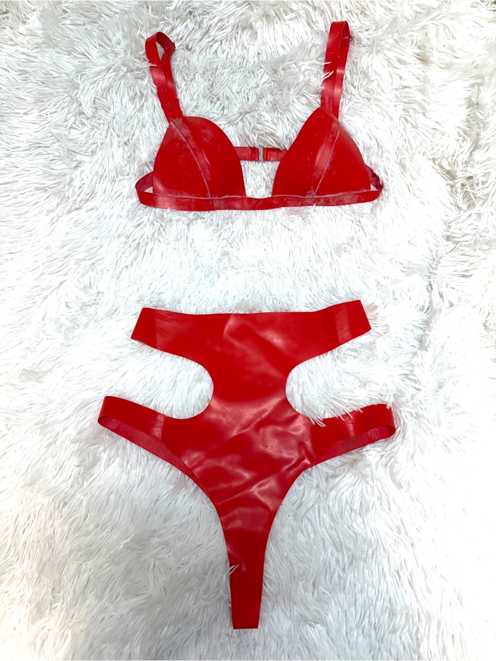 ELISSA POPPY| LATEX LINGERIE Red latex lingerie set